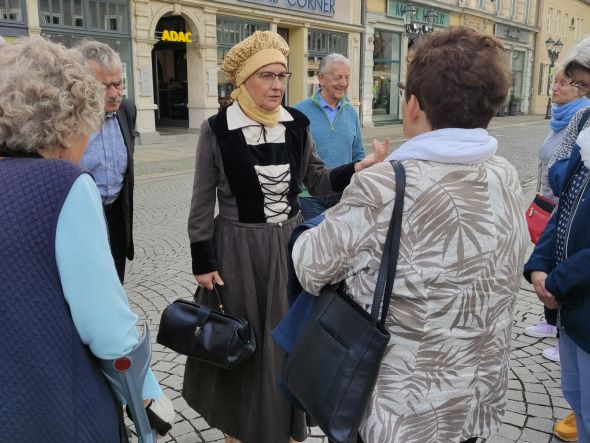 Ute Haese auf den Spuren der Reformation für wissbegierigen Gäste in Zwickau unterwegs